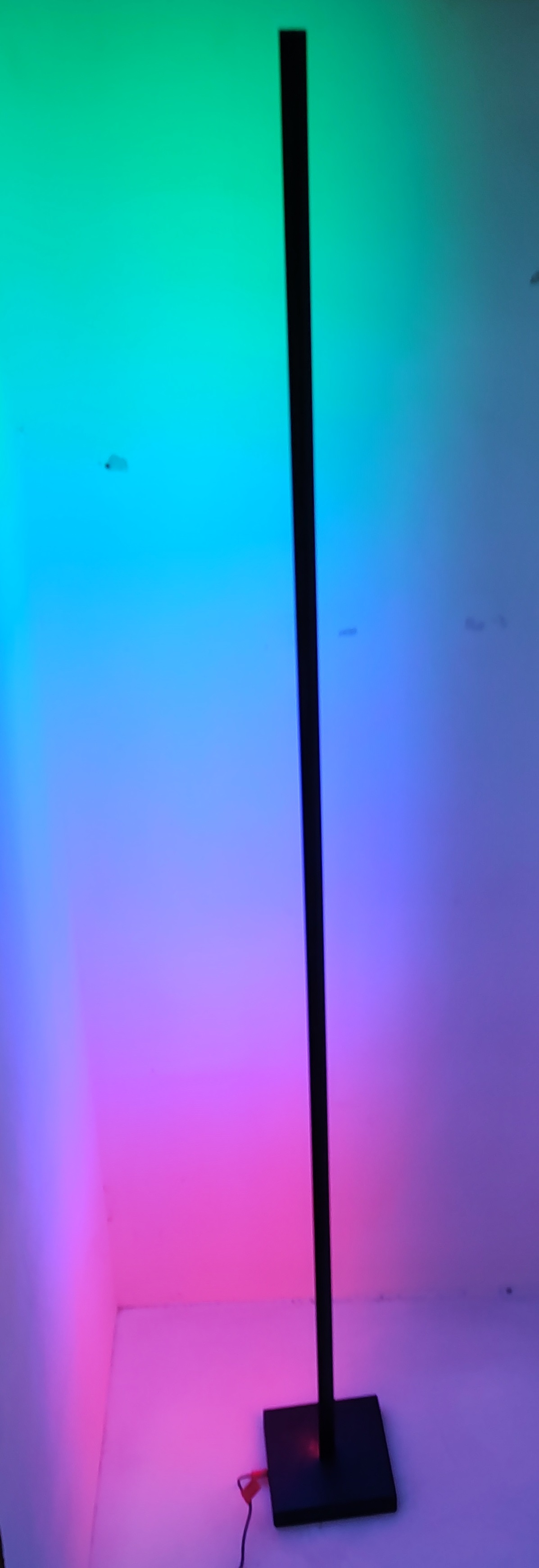 چراغ خواب آباژور مدرن کرنرلایت RGB رونده کد504 برندROAR